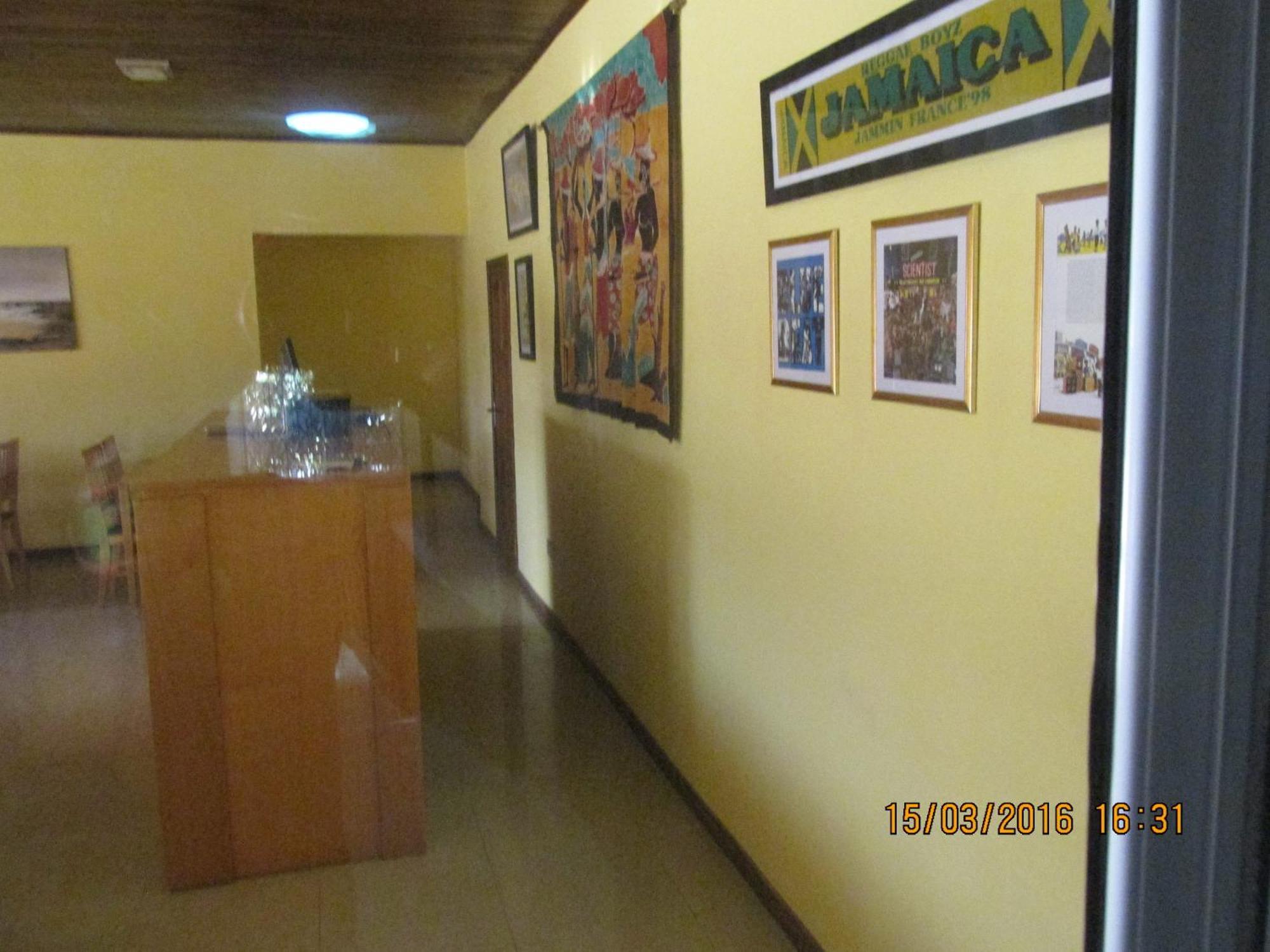 Jamaica Inn Guest House Botianaw المظهر الخارجي الصورة