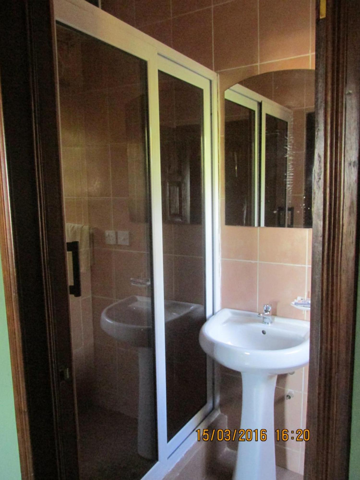 Jamaica Inn Guest House Botianaw المظهر الخارجي الصورة