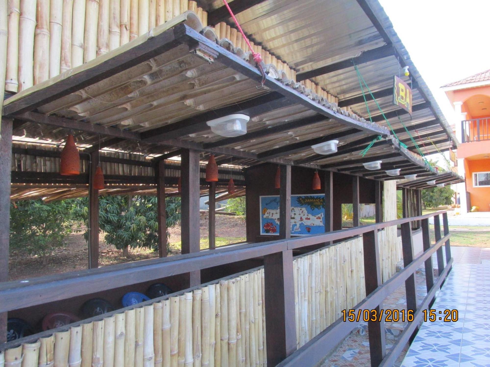 Jamaica Inn Guest House Botianaw المظهر الخارجي الصورة