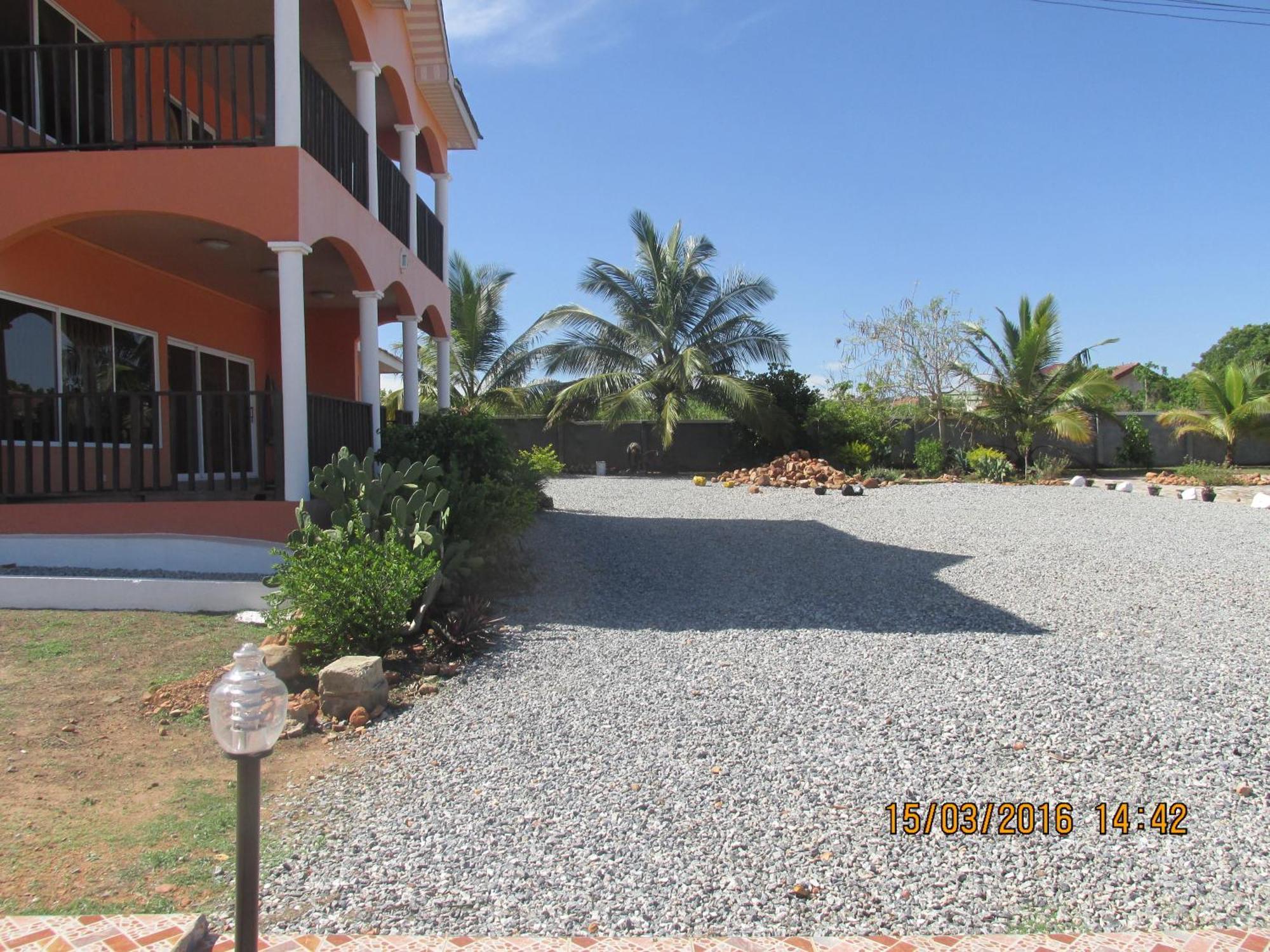 Jamaica Inn Guest House Botianaw المظهر الخارجي الصورة