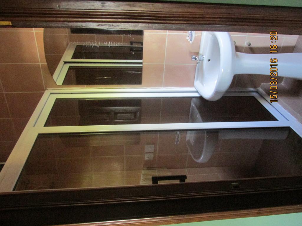 Jamaica Inn Guest House Botianaw المظهر الخارجي الصورة