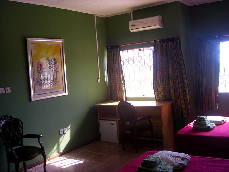 Jamaica Inn Guest House Botianaw الغرفة الصورة